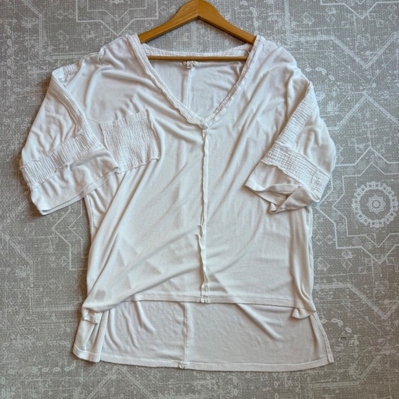 POL White Gauze V Neck Pocket Top Flowy Hi Low Hem Boho Blouse Small - Picture 4 of 4